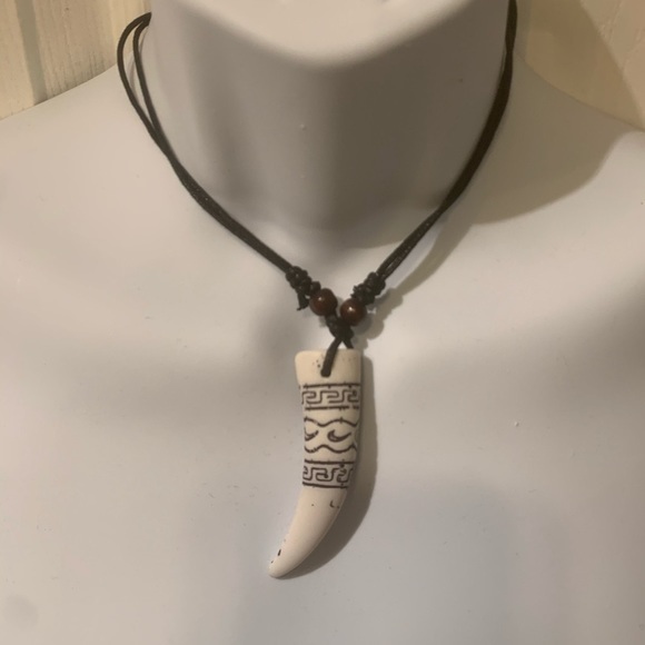 Unisex Animal Tooth Tribal Necklace - Picture 3 of 3